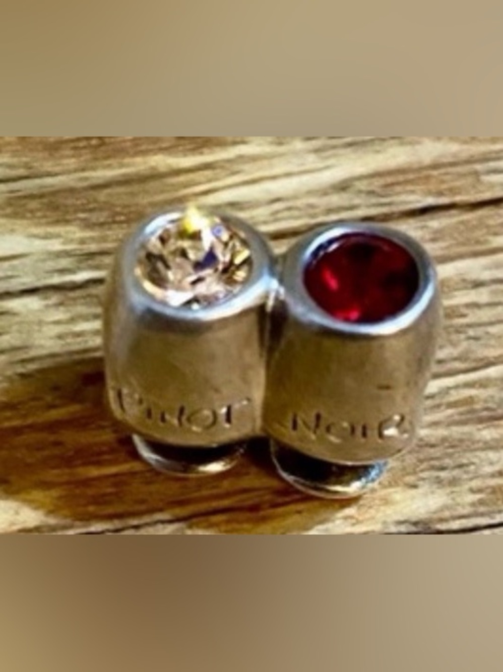 Chamilia Wine charm pinot Noir Swarovski crystals 925 ale Excellent Retired